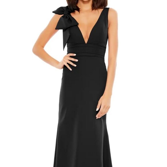 Mac Duggal Black Bow Shoulder V-Neck Gown